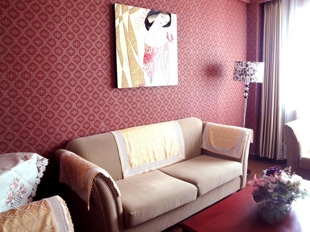 Overseas Chinese International Hotel 칭다오 외부 사진
