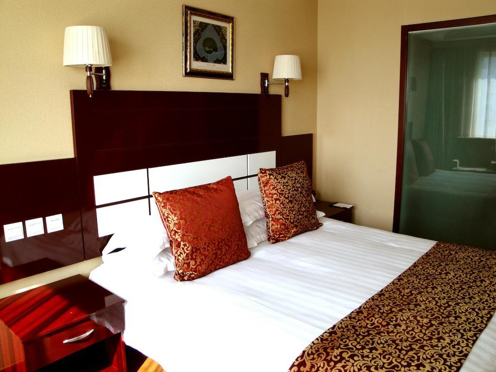 Overseas Chinese International Hotel 칭다오 외부 사진