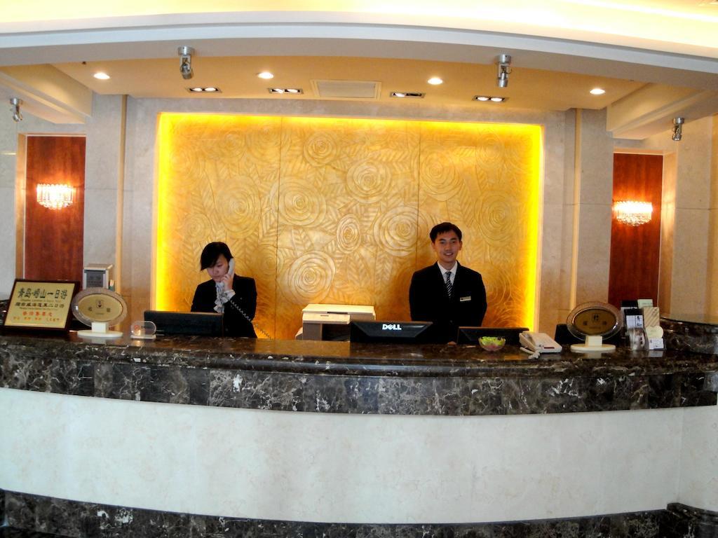 Overseas Chinese International Hotel 칭다오 외부 사진