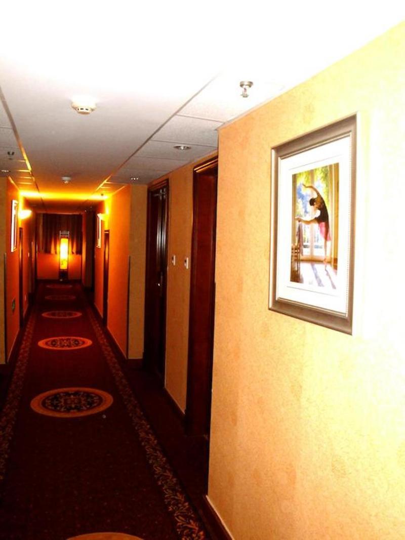 Overseas Chinese International Hotel 칭다오 외부 사진